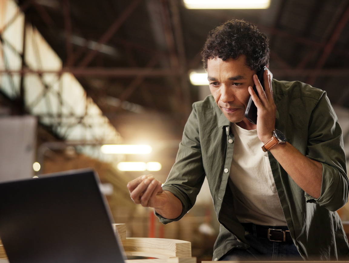 Danos morais por prejuízo profissional causados por falta de energia elétrica durante atividade de trabalho